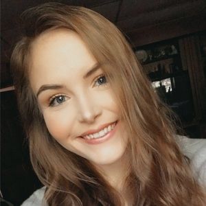 Meet your Posher, Abby